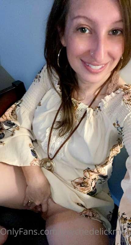 Happy hump day babes! Went out for dinner feeling frisky aff..