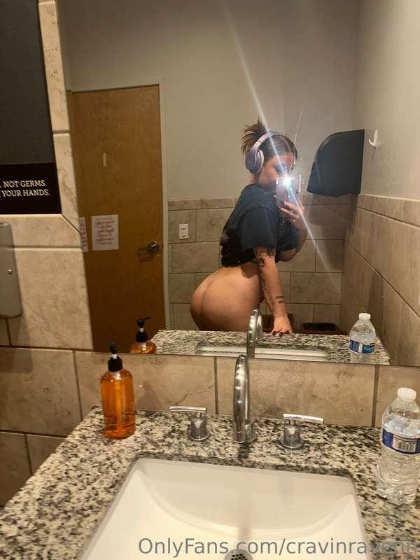The struggles of being 5’2 and trying to take a booty pic in..