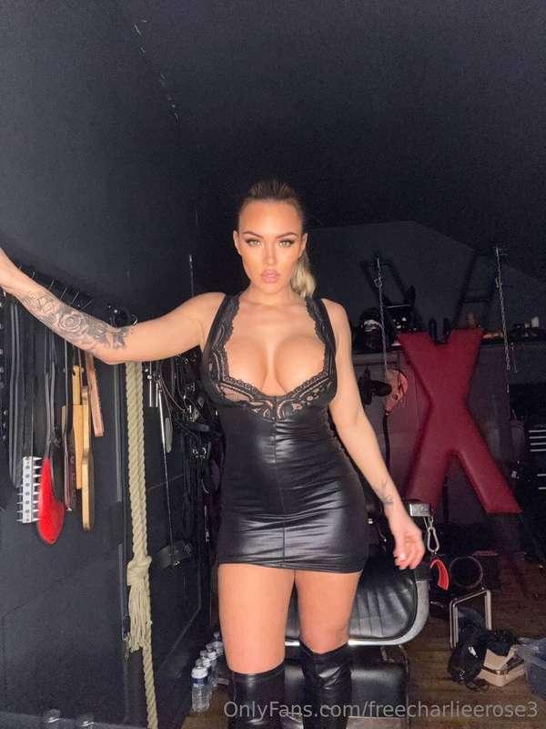 Your only purpose is to serve Jenna.. go do it NOW @kinkvaul..