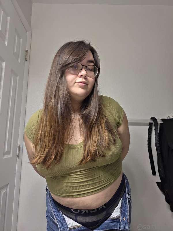 wanna hold these for me? 🤲🏻