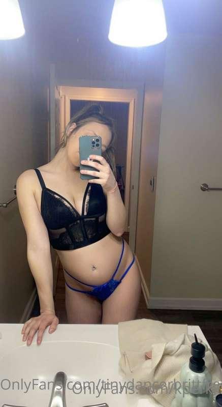 Check out this hottie! Some of the best content out there. @..