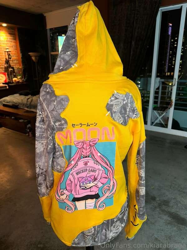 worked on a new piece today 😌❤️ deconstruction kween! this s..