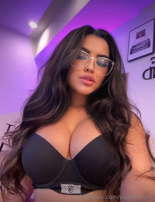 my spicy latina bestie made her page free for you 😈she is si..