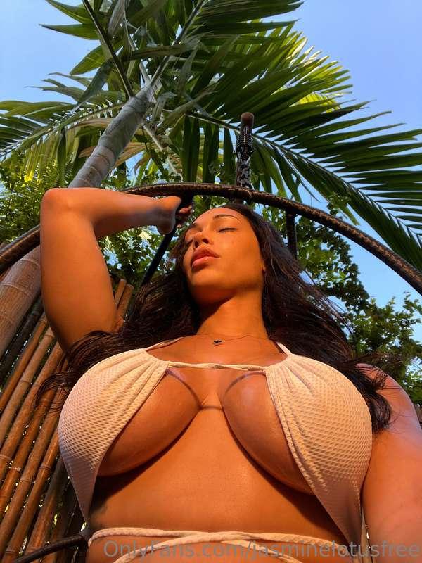 Look up at me 👀