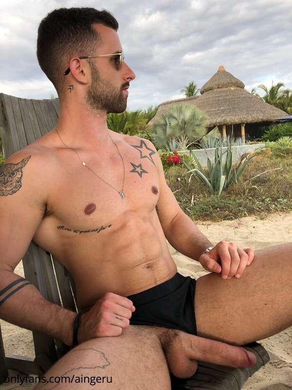 Smells like Holliday 😈☀️🙌🏽