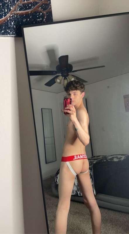 Do you like my side view 😈