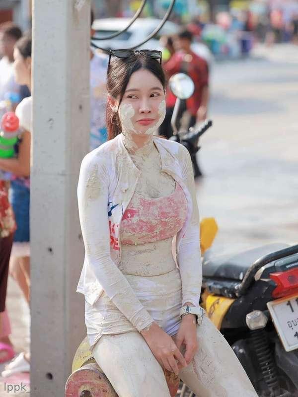 Happy songkran day