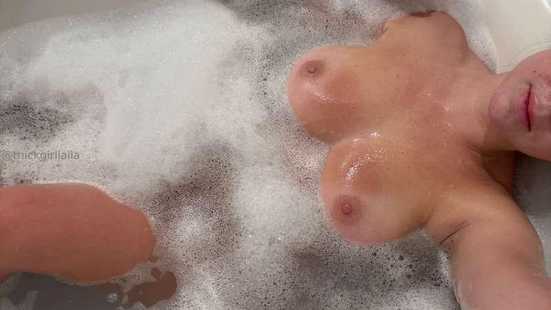 thickgirllalla image #0