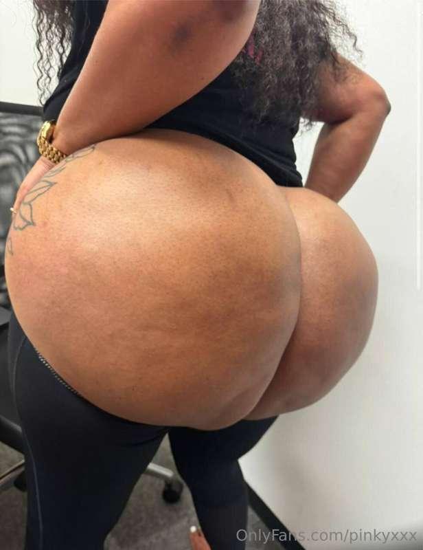 My friend @bigasstrishavip has made her VIP page FREE for to..