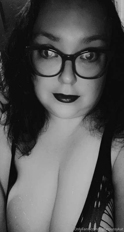 Cum play with me on my other page. @fatasspussykat