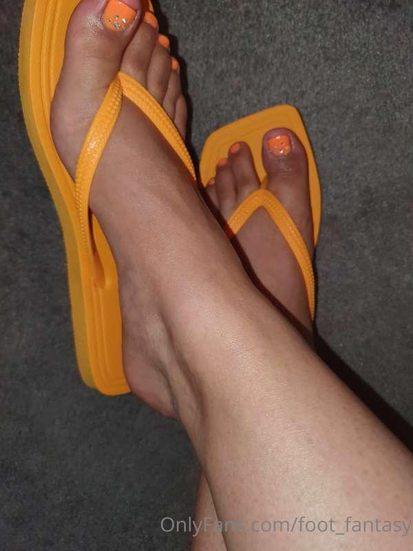 🧡🧡🧡 New colour new flip flops 🧡🧡🧡