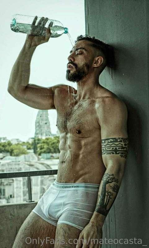 mateocasta_ image #0