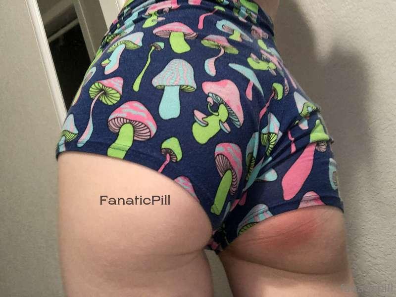 i know you love my juicy little ass 🤤