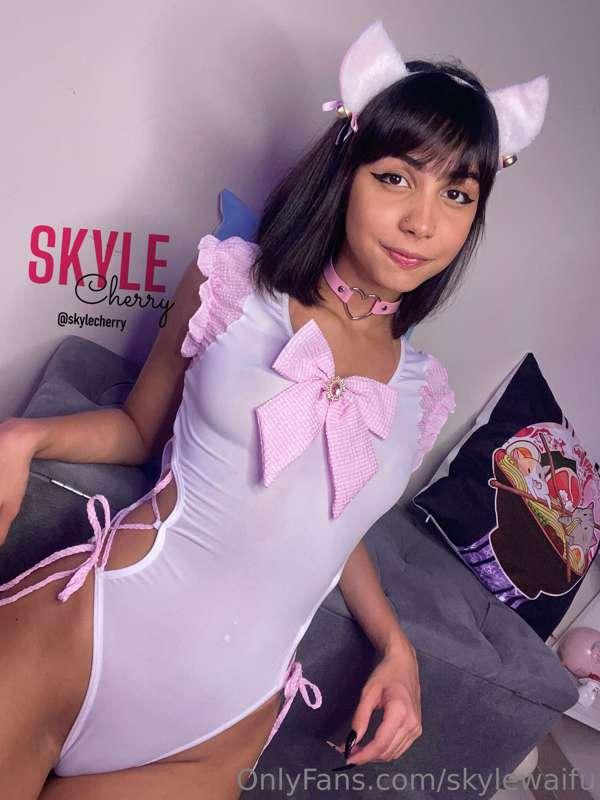 skylewaifu image #4