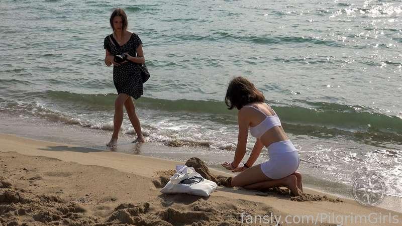pilgrimgirls image #3