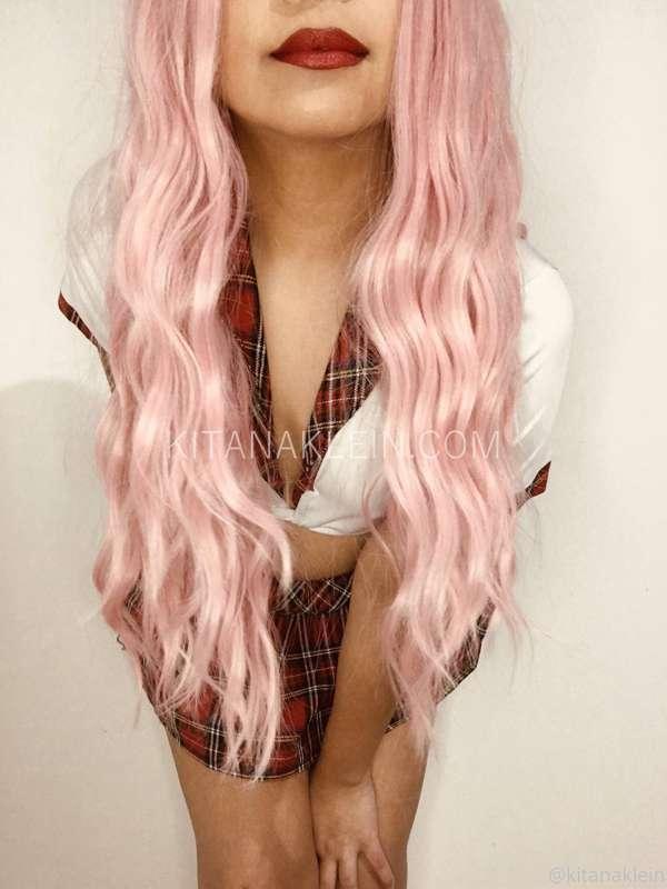 Pink hair looks good on me! ⭐ My FaanzIy subscribers have an..