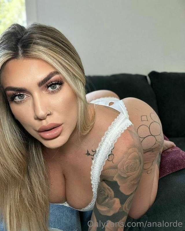 I need a cock in my mouth 😈 @ana.vip