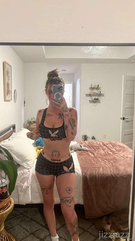 Who’s up and horny like me🙈 dm me