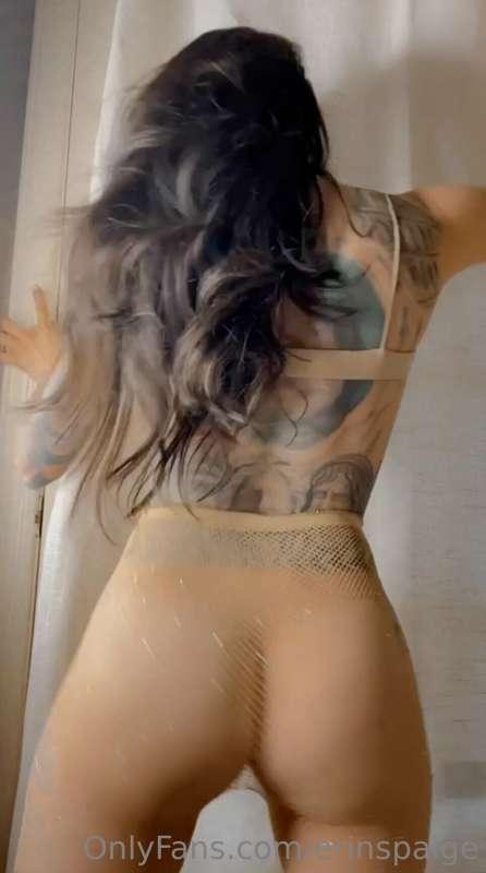 Ass worship ??