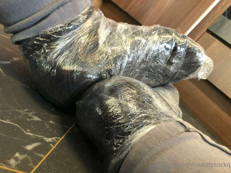 sweatysockq image #1
