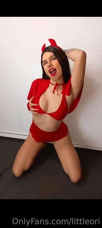Hello darling, welcome to my new page 🆓️FREE 🔞 I'm @pia_sexy..