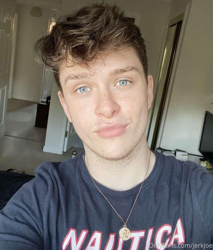swipe for a surprise 🤫