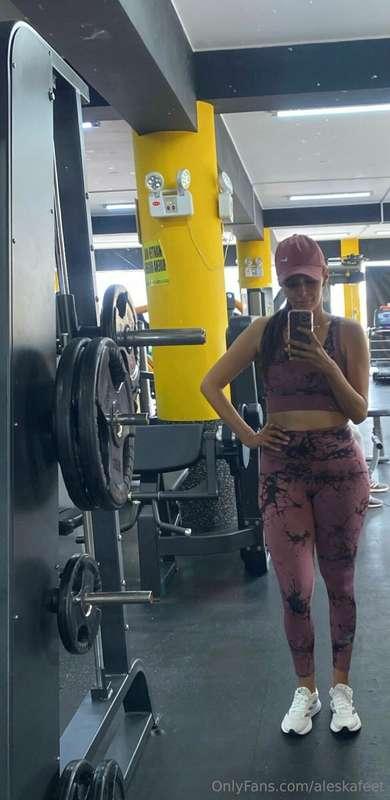 Merry Christmas my loves. Today I started my day training. T..