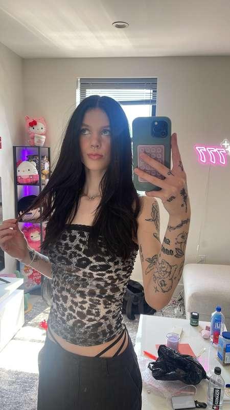 Hi bae, ready to cum with me ?🥵🥵😈