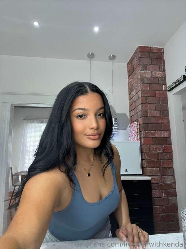 private chef life : getting prepped in the kitchen for an ea..