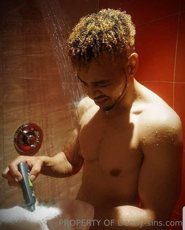 really thinking i should film a shower clip for y'all #THESI..