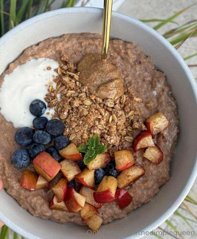 This is what a balanced snack should look like 💪🏻💪🏻💪🏻💪🏻 #gai..