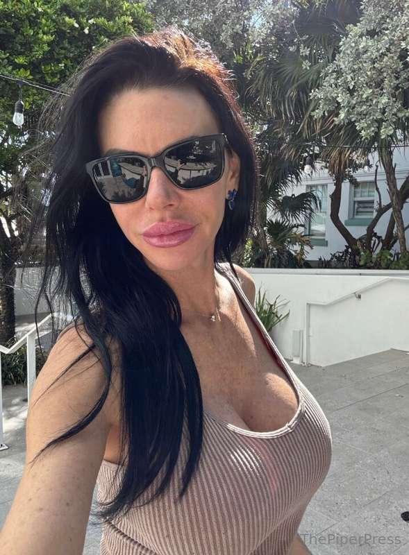 Bday week celebrations continue in Miamiiii 🤩