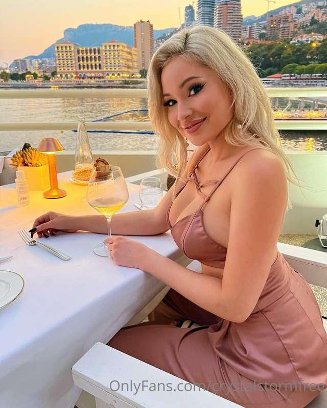 Cheers 🥂 to the weekend 🥳