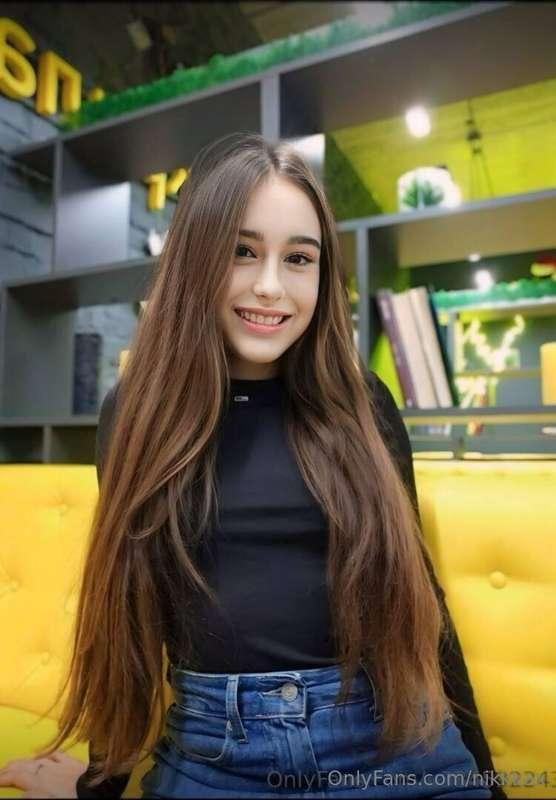 This hot thing 🔥 @18y.o_alice 🔥 is waiting for you .  Her pu..