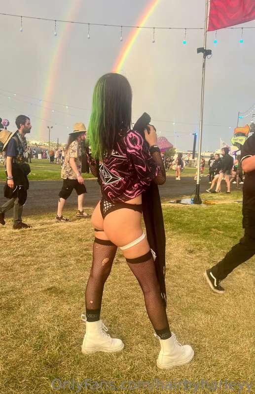 Rainbows & Rave Bootyyy 😈🌈