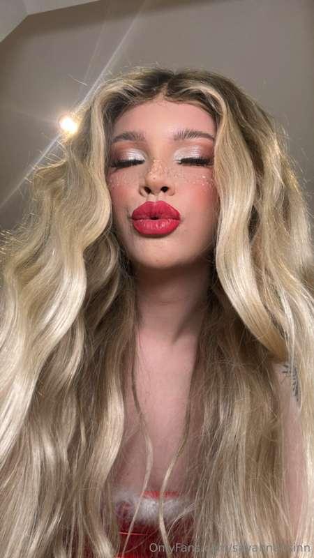 Sending kisses and HUGE DICK surprise for you this Holiday s..