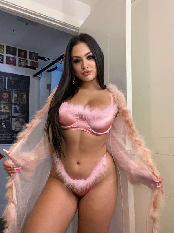 I NEED more outfits like this 👀