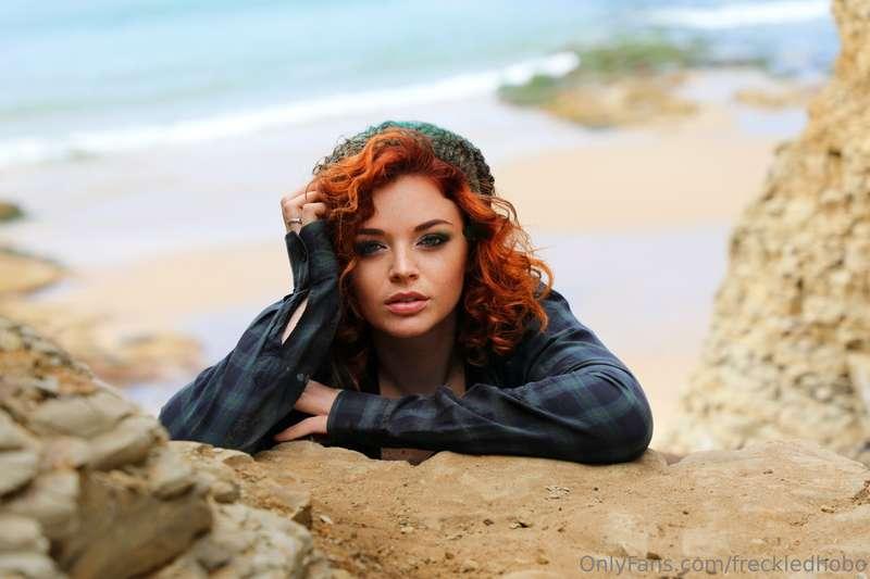Sometimes I miss living by a beach.. then I remeber im **hel..
