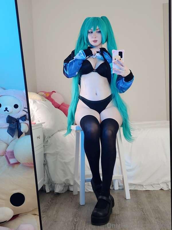 message me when you're free >< 💙