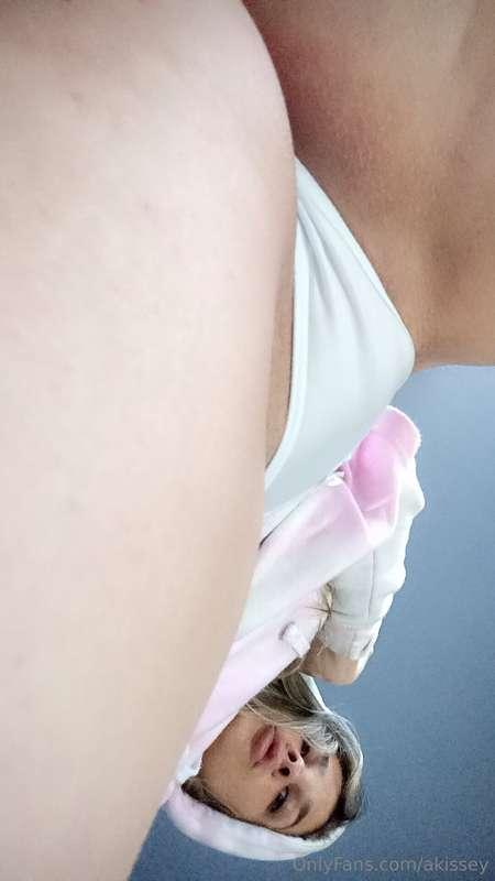 I'm very cold, can you come warm me now? 😈🤤👅