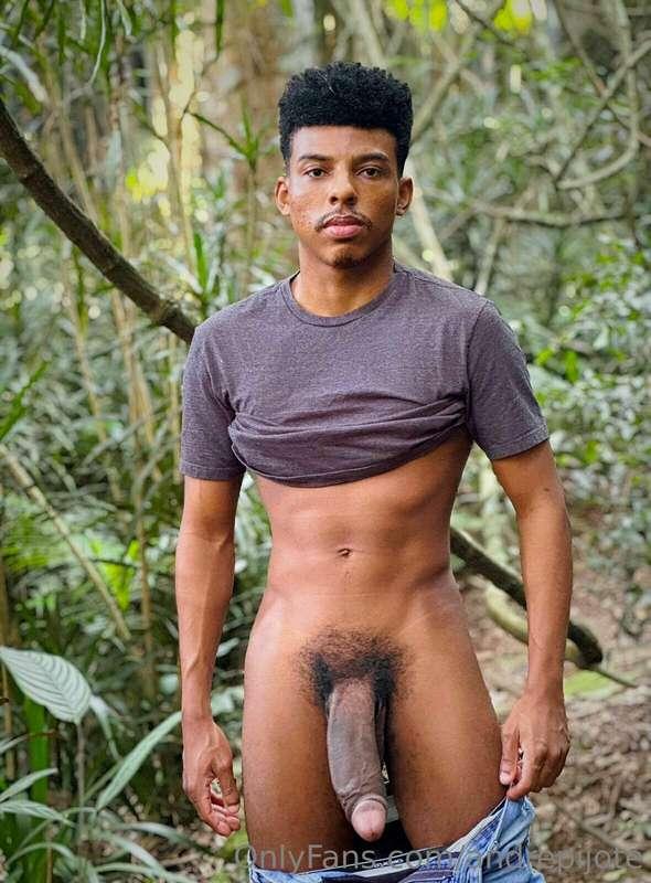 What u all wanna see on my page??😈