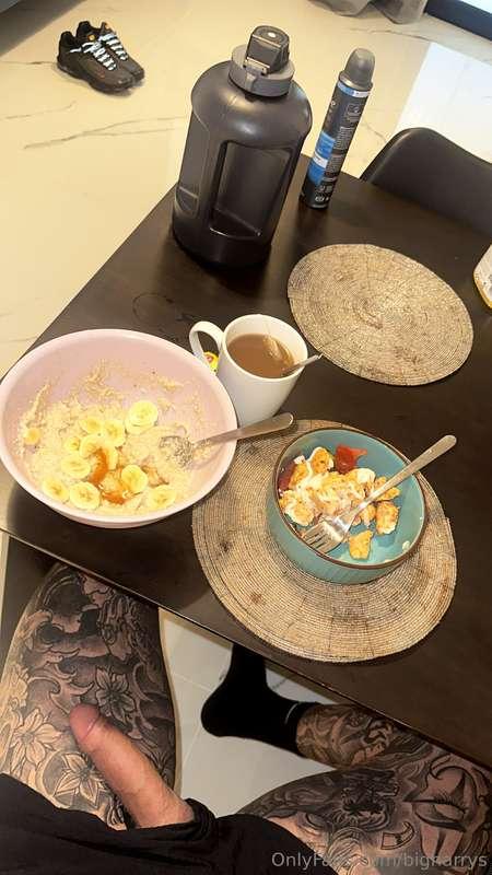 Big Harry’s breakfast 😈🤪 what you eating this morning…?🤪😈