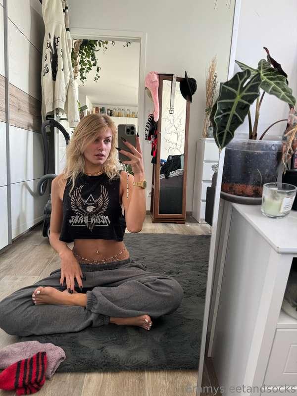 emmyfeetandsocks image #1
