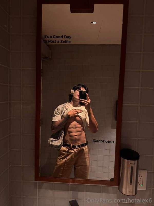 Selfie to remind you who you still want here 😈 Don't blame y..