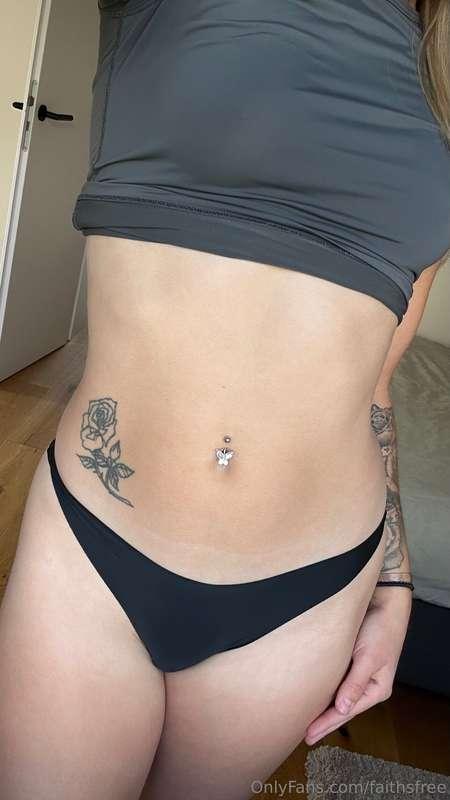 Small waist, big dreams… and a big 🍑