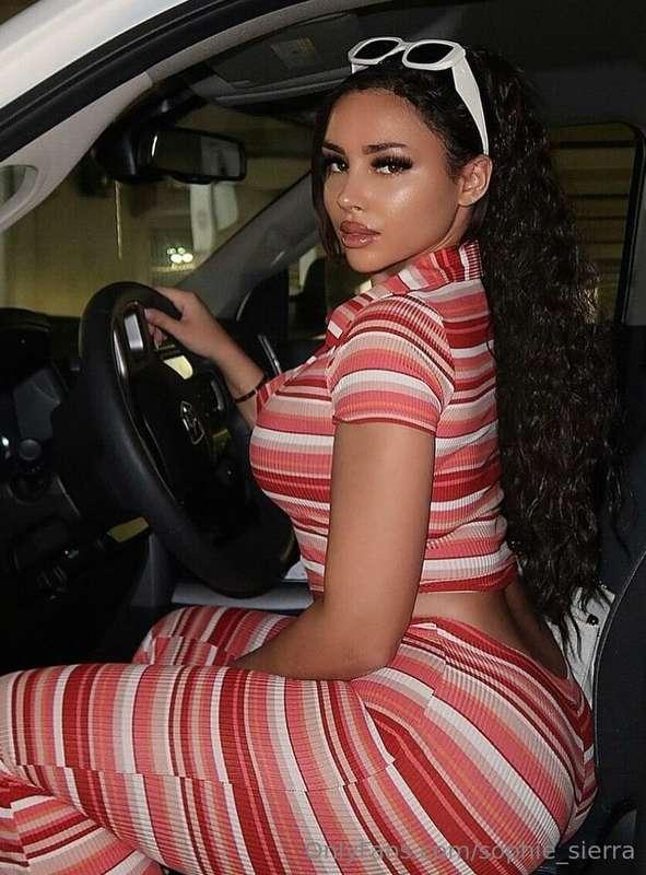 Ur uber is here, wanna hop in? 🩷