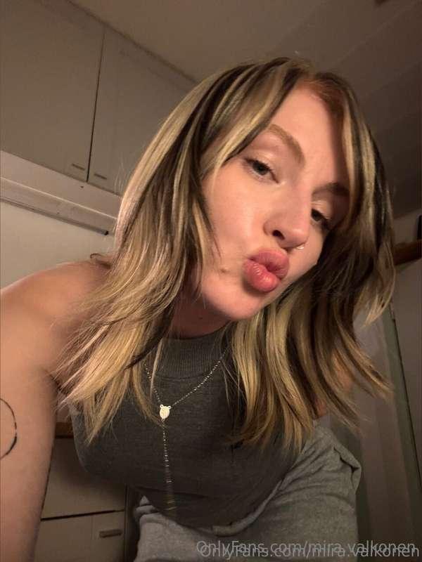 Minulla on idea, kirjoita minulle yksityisviesti intohimoisi..