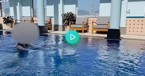 唔識游水 喺度彈下彈下😂😂😂
