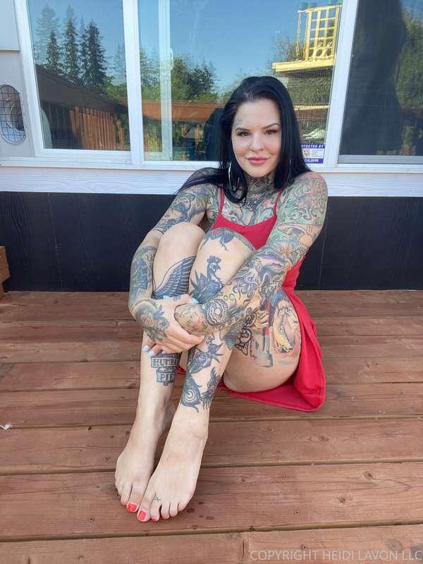 I open them legs at https://onlyfans.com/heidilavon/c9