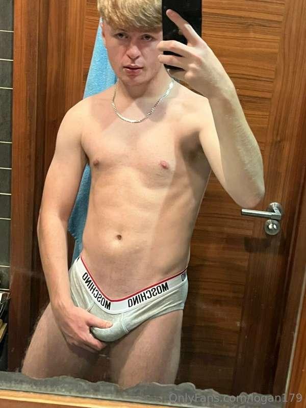 Message me y’all 😝😘